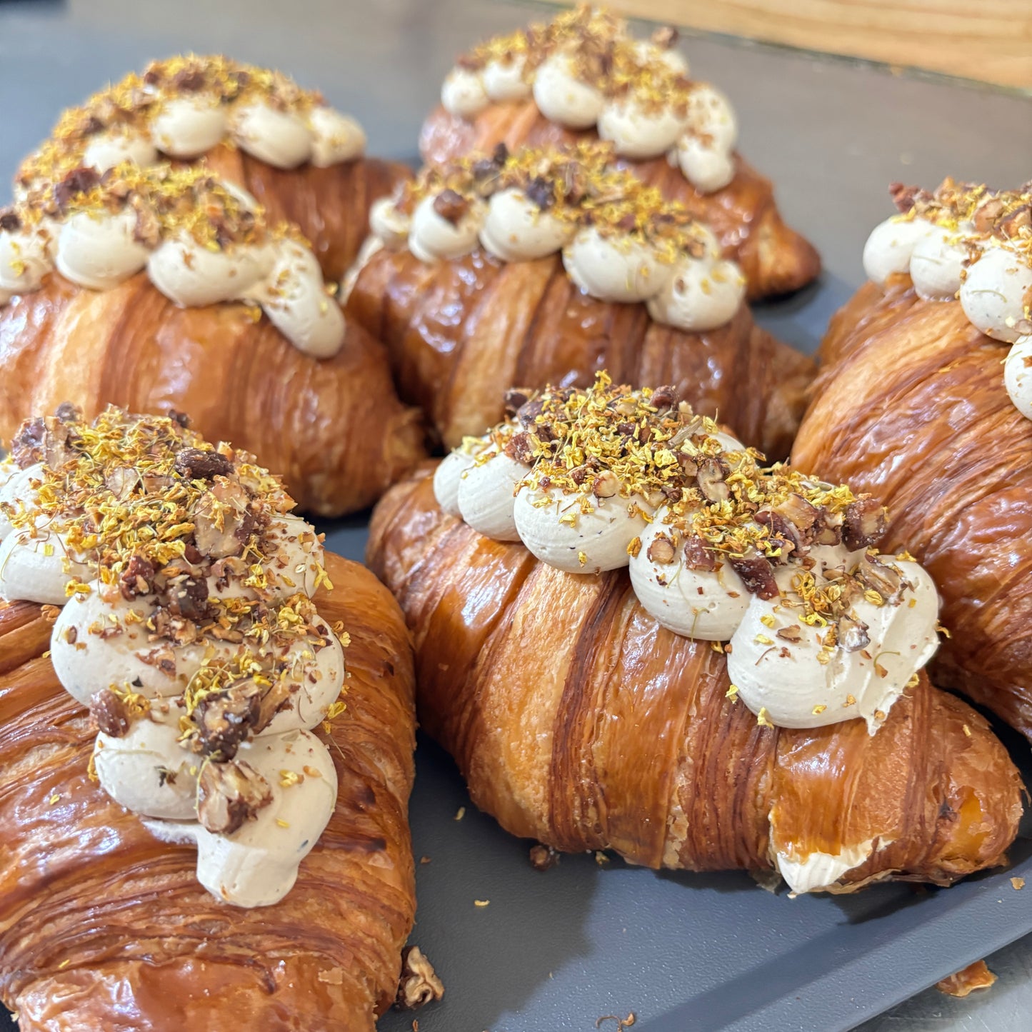 Osmanthus Oolong Croissant